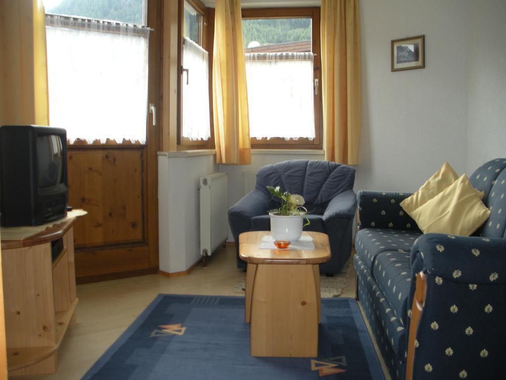 Apartment Christine Oettl Pfunds Ruang foto